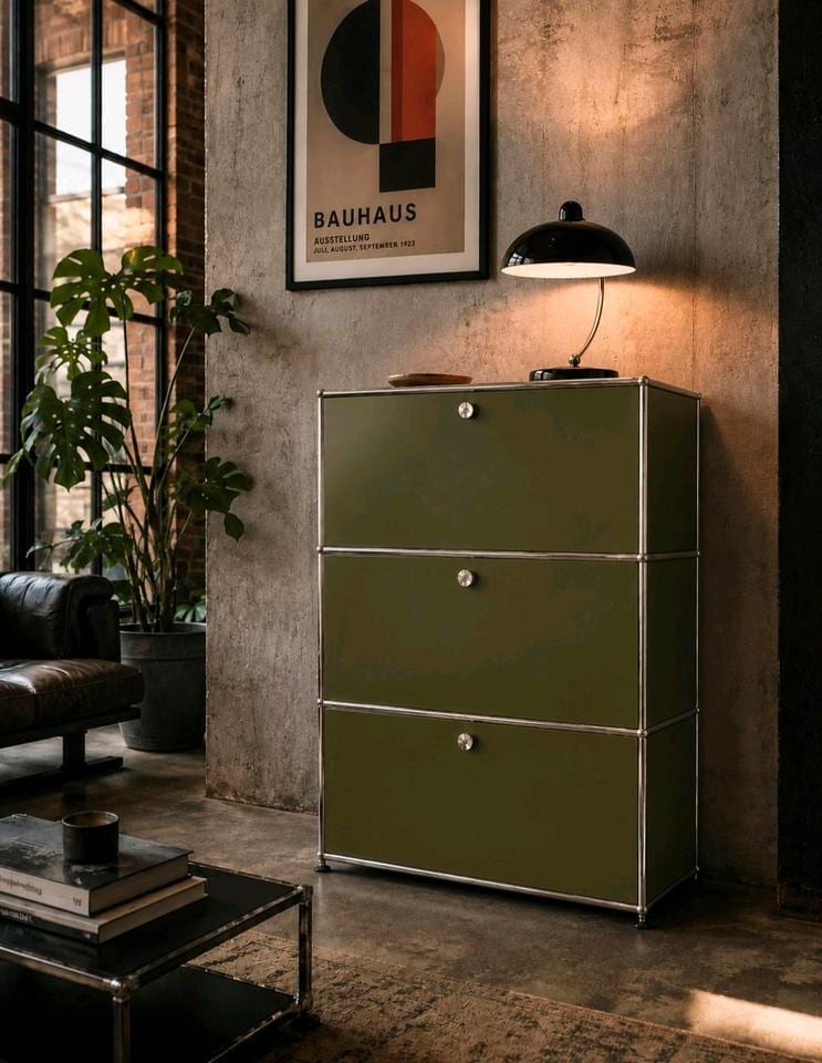 Highboard in Enzianblau, aufgenommen: undefined